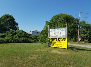 115 Montauk Hwy, East moriches, NY 11940