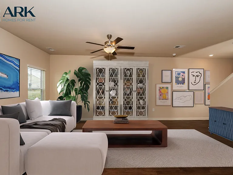 535 Clover Cir — Photo 3