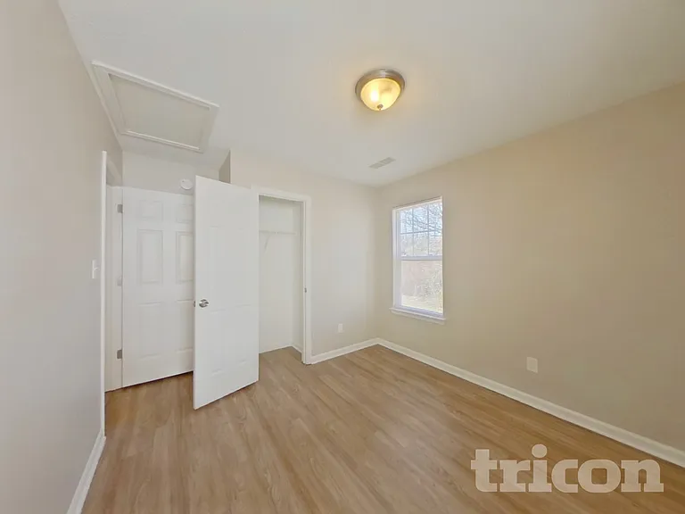 340 Peachtree Rd — Photo 14