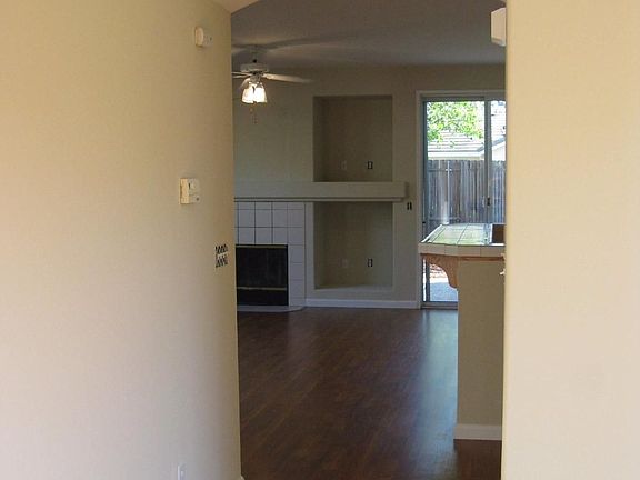 3rd image of 3228 Sondiesa Way