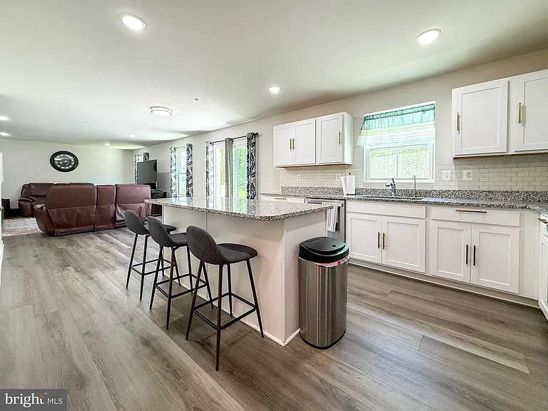 91 Goldspire Dr — Photo 16