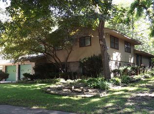 907 Cummins Pkwy, Des Moines, IA 50312