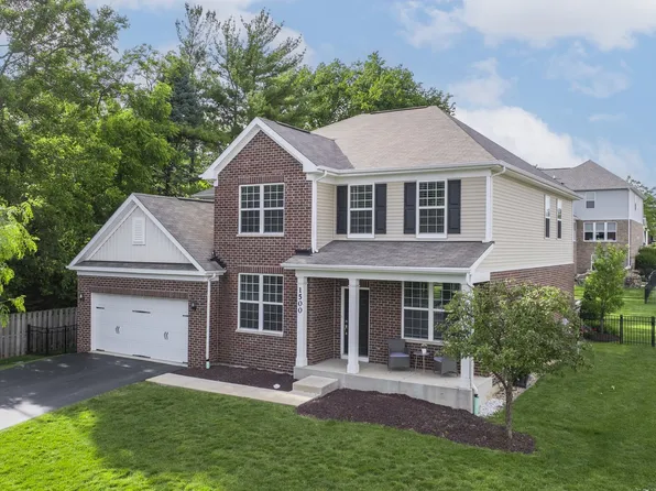 1500 Buckthorn Ct, Woodridge, IL 60517