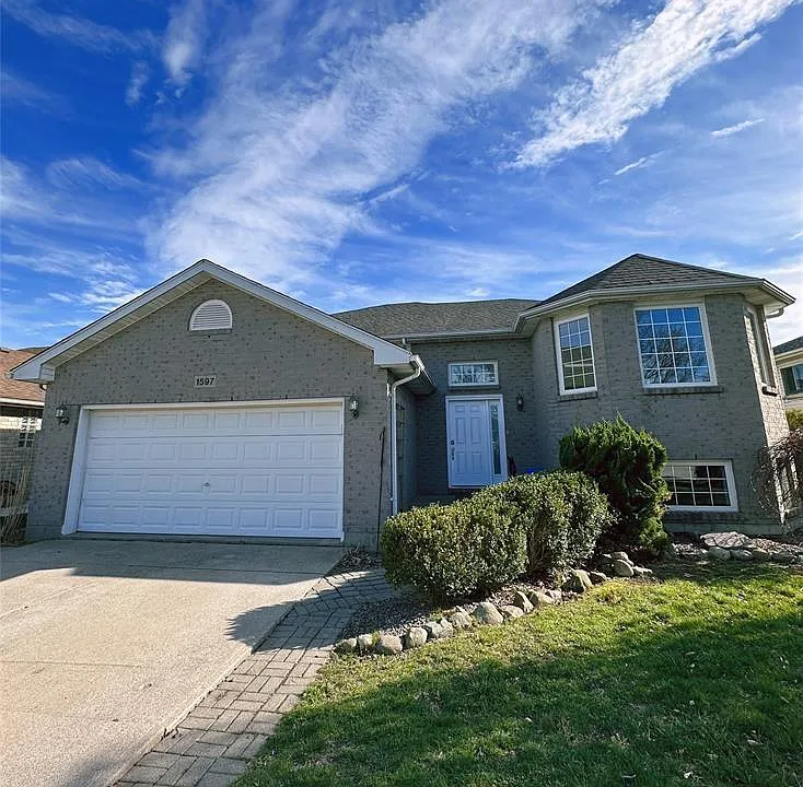 1597 Whitewood Dr