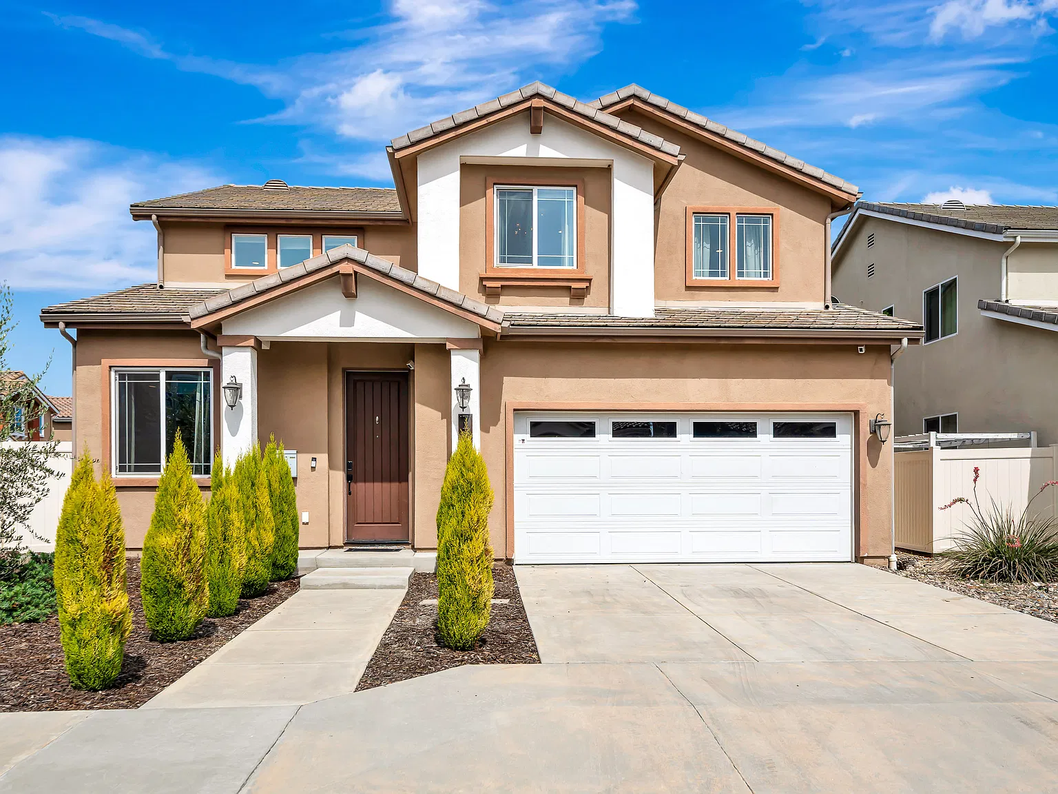 5 bed, 2571 sqft, $7,500 — Photo 4