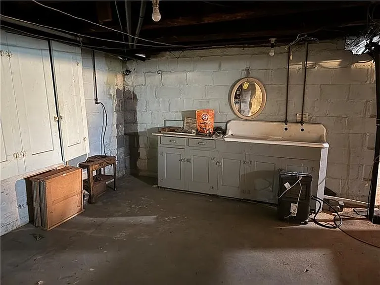 149 S Franklin St — Photo 18
