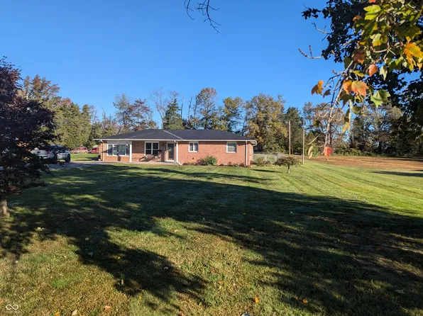 1760 E Lois Ln, North Vernon, IN 47265