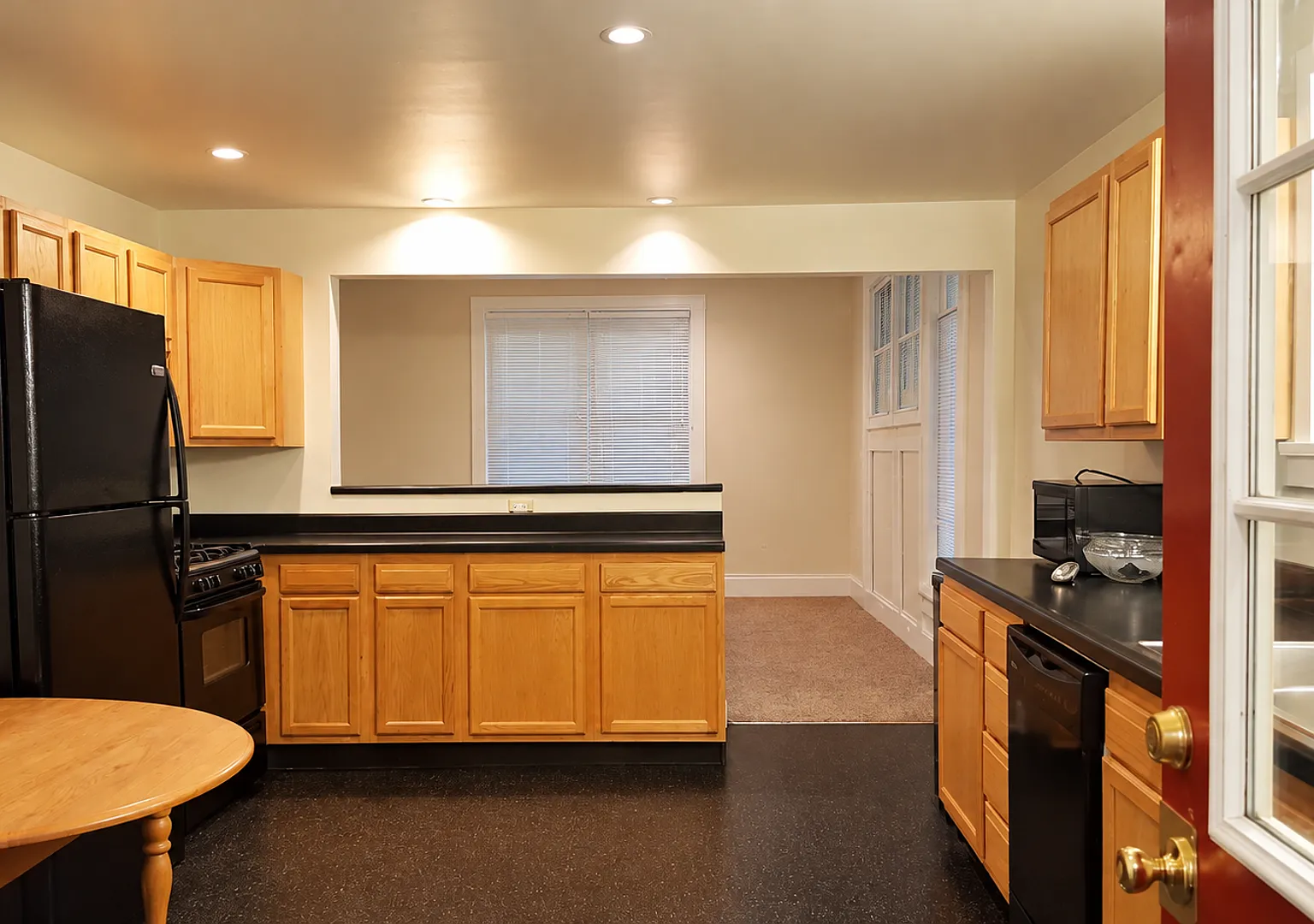100 E Cottage Grove Ave — Photo 2