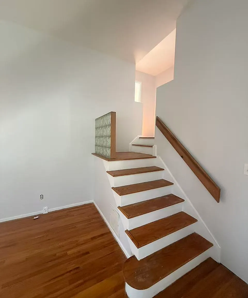 4 bed, 2.5 bath, 1836 sqft, $5,600 — Photo 2
