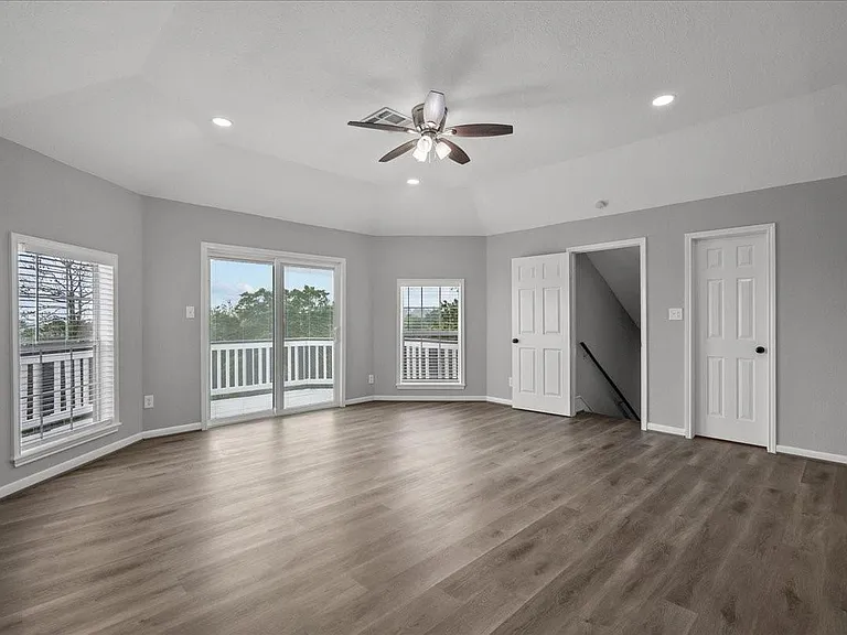 401 Paradise Dr — Photo 24