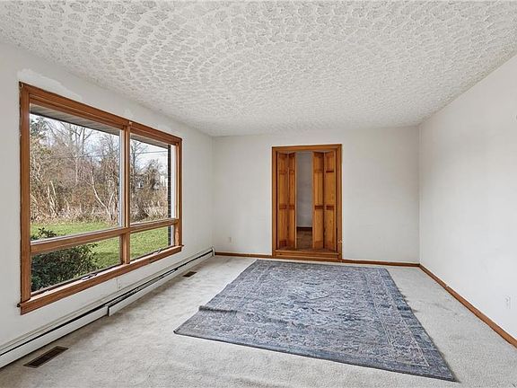 4th image of 594 Taliaferro Rd