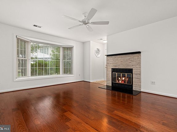 3rd image of 6909 Sandra Marie Cir #A