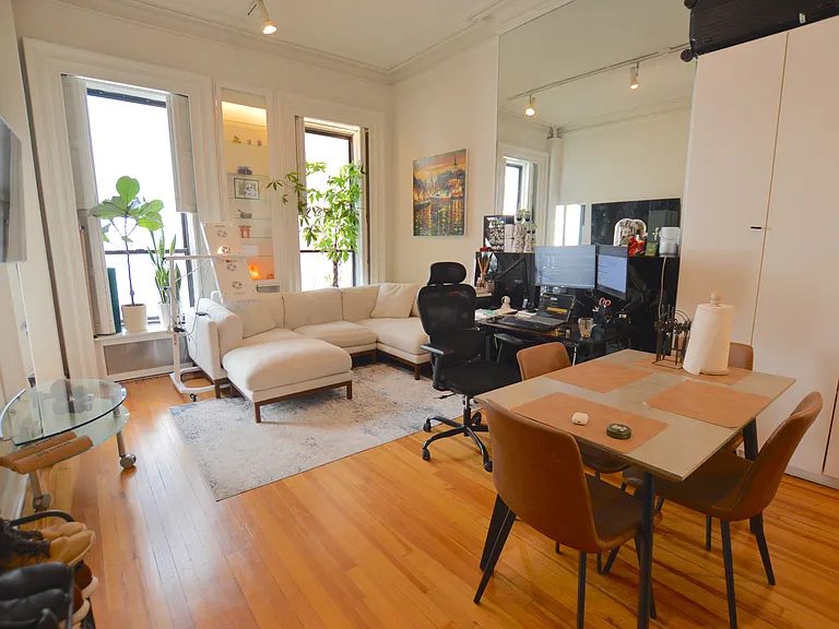 25 E 38th St #3R — Photo 1