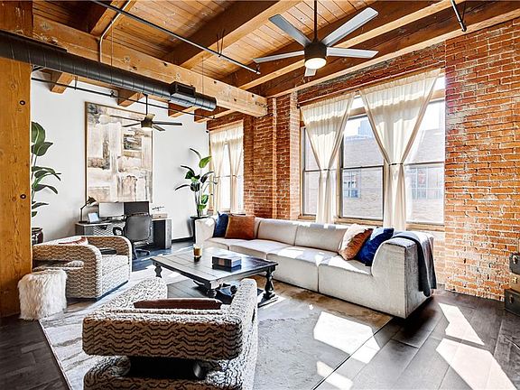 4th image of 306 W 7th St APT 302