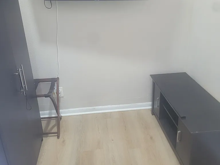 8401 Barrett Pl — Photo 4