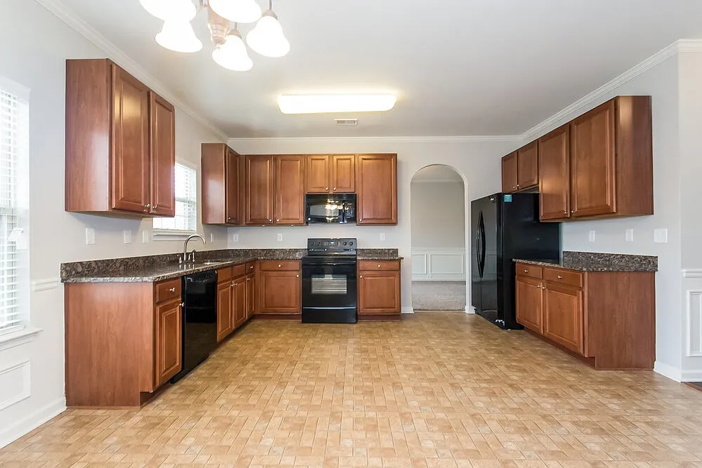 4 bed, 2.5 bath, 2868 sqft, $2,540 — Photo 4