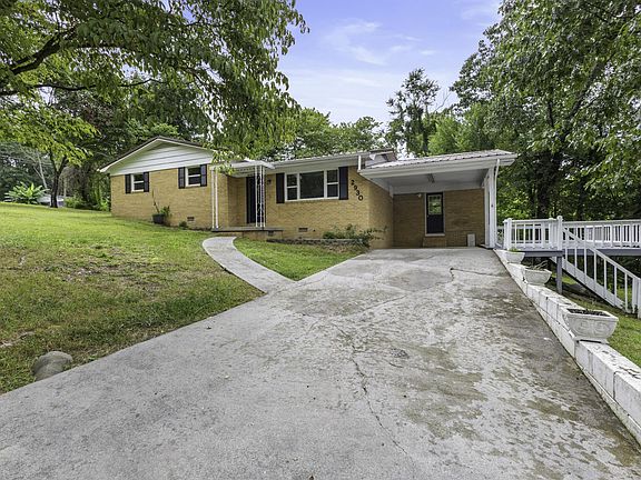 5th image of 2930 Mountain View Dr SE