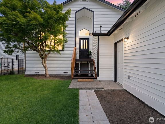 5th image of 1116 NE 150th Court
