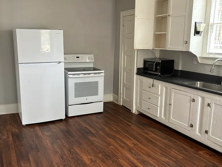 1133 Woodrow St #C — Photo 9