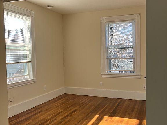 Bedroom/Living Room with natural light