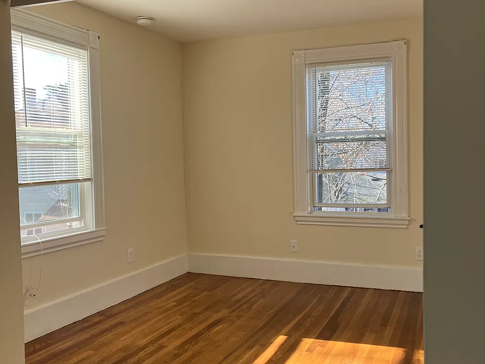Bedroom/Living Room with natural light