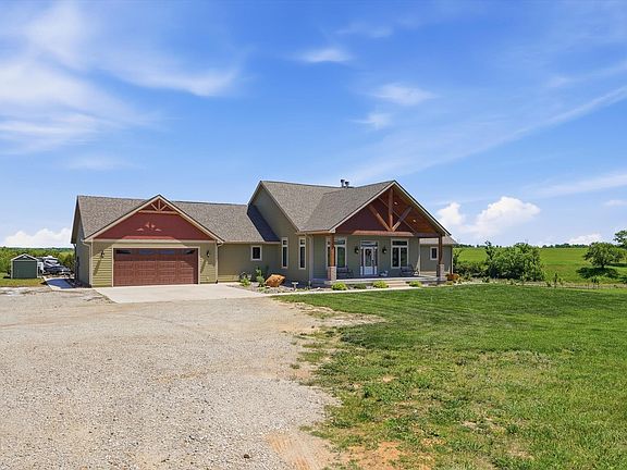 3rd image of 7630 SE Berryton Rd
