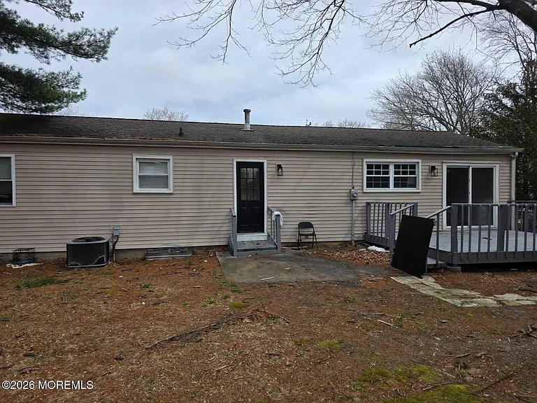 14 Nathan Ave — Photo 2