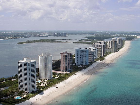 4th image of 5070 N Ocean Dr #19A