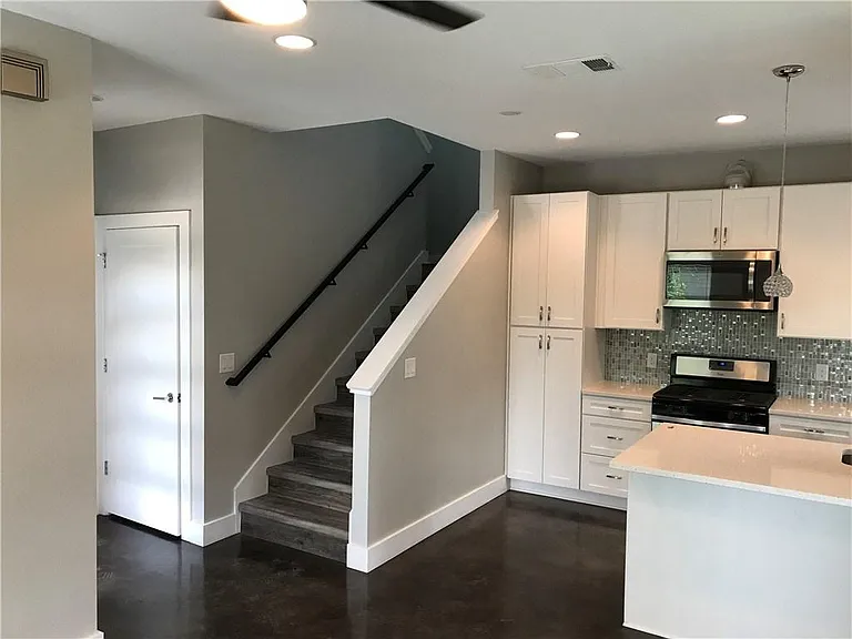 5504 Avenue F #2 — Photo 6