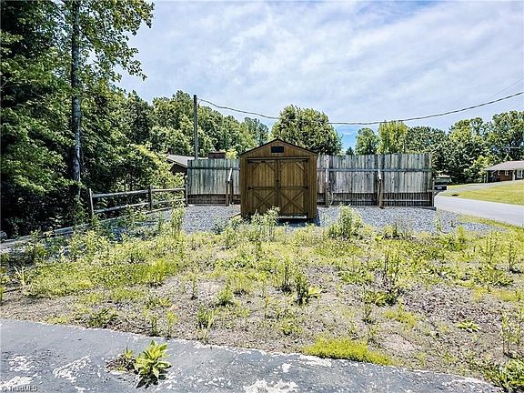 5th image of 1515 Fancy Gap Rd