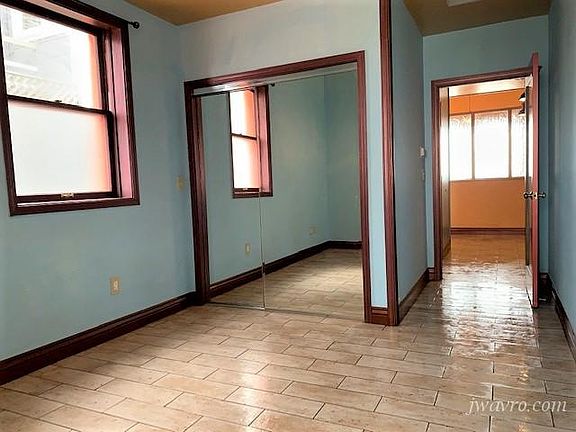 2nd image of 3655 Vicente St #2