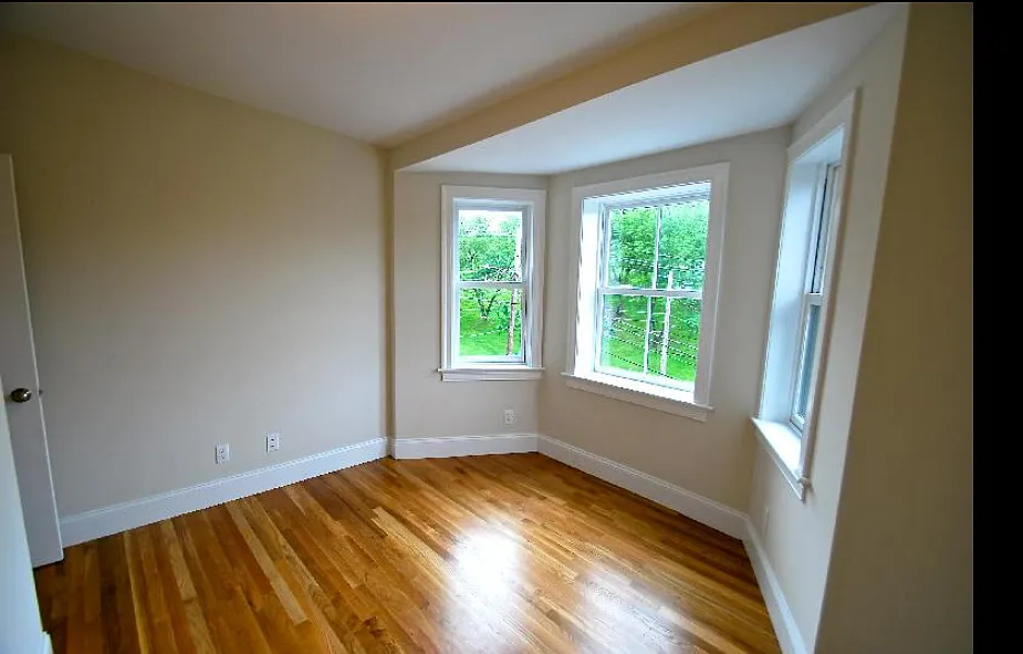 3 bed, 9999 sqft, $3,450 — Photo 1