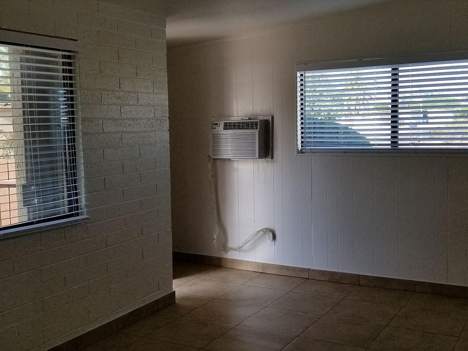1st image of 902 S Kenwood Cir APT 2