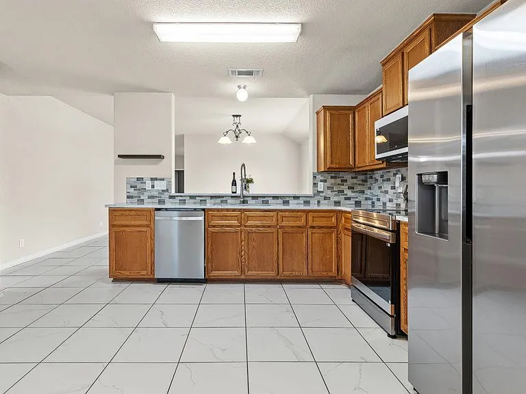 4703 Stonehaven Dr — Photo 9
