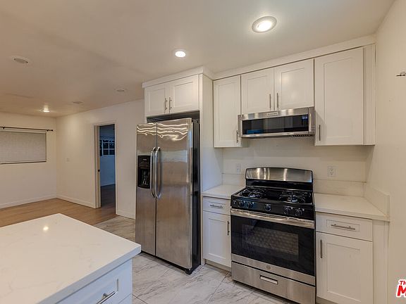 3rd image of 837 Sunset Ave