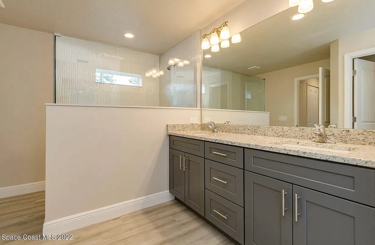 4 bed, 2024 sqft, $2,800 — Photo 2