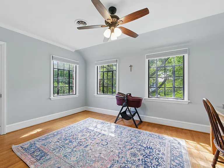 5010 Gosnold Ave — Photo 47