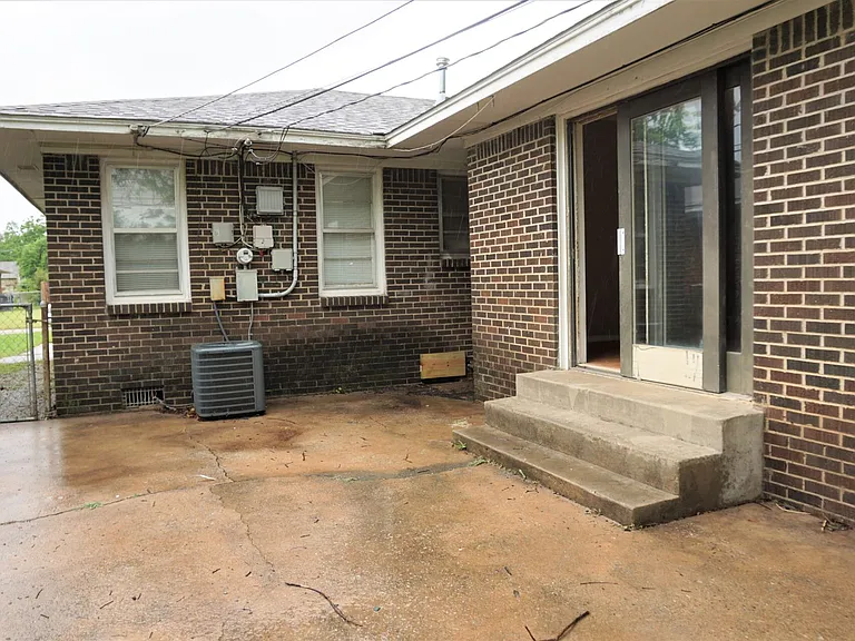 1945 Sheffield Rd — Photo 42