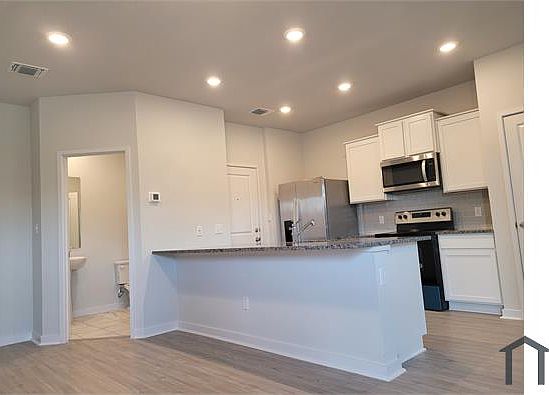 5th image of 605 W South St #62