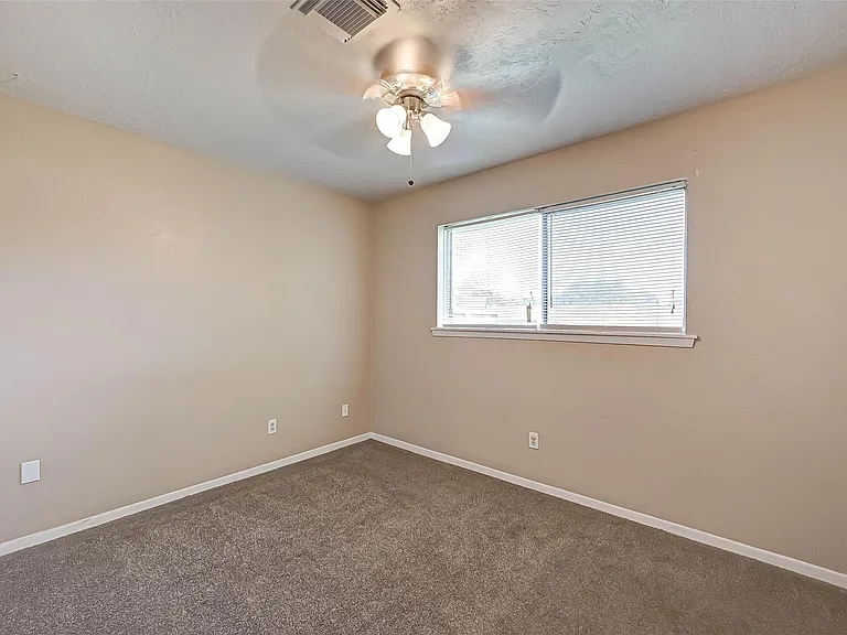 4739 Parkland St — Photo 27