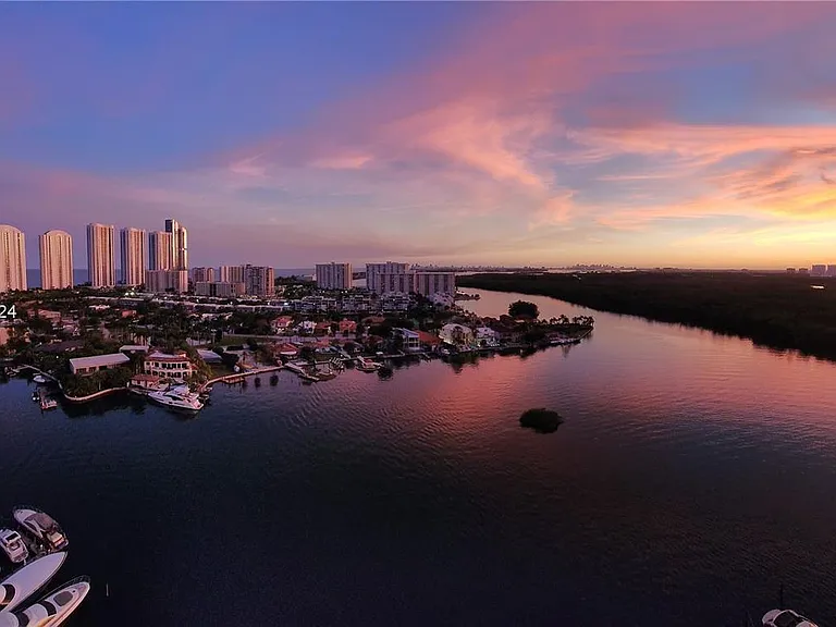 400 Sunny Isles Blvd #2008 — Photo 4