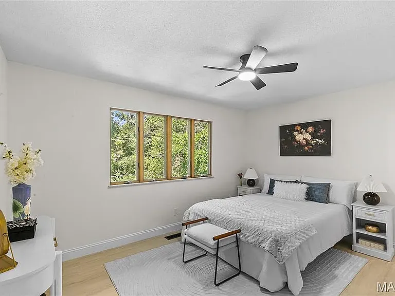 Master bedroom with King Bed