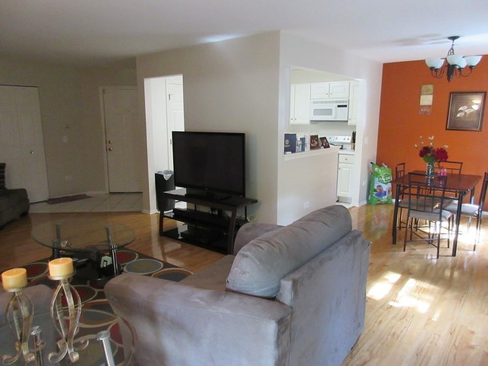 1st image of 75 Beechmont Ct Unit B