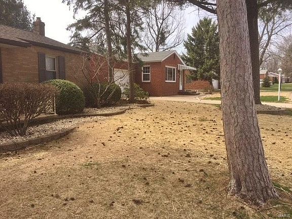 3rd image of 321 Lindenwood Blvd