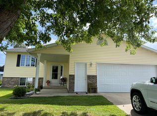 709 Mlinar Ave, Spring Valley, MN 55975