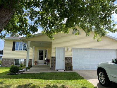 709 Mlinar Ave, Spring Valley, MN, 55975