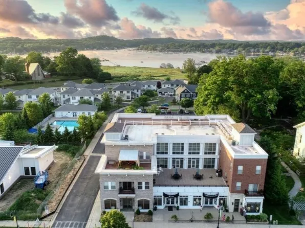 150 Center St #H, Douglas, MI 49406