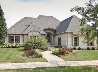 W72N662 Locust Ave, Cedarburg, WI
