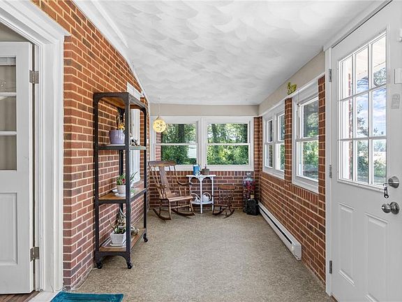 3rd image of 1362 White Marsh Rd