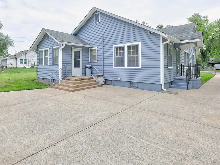 110 Woodcraft Dr — Photo 3